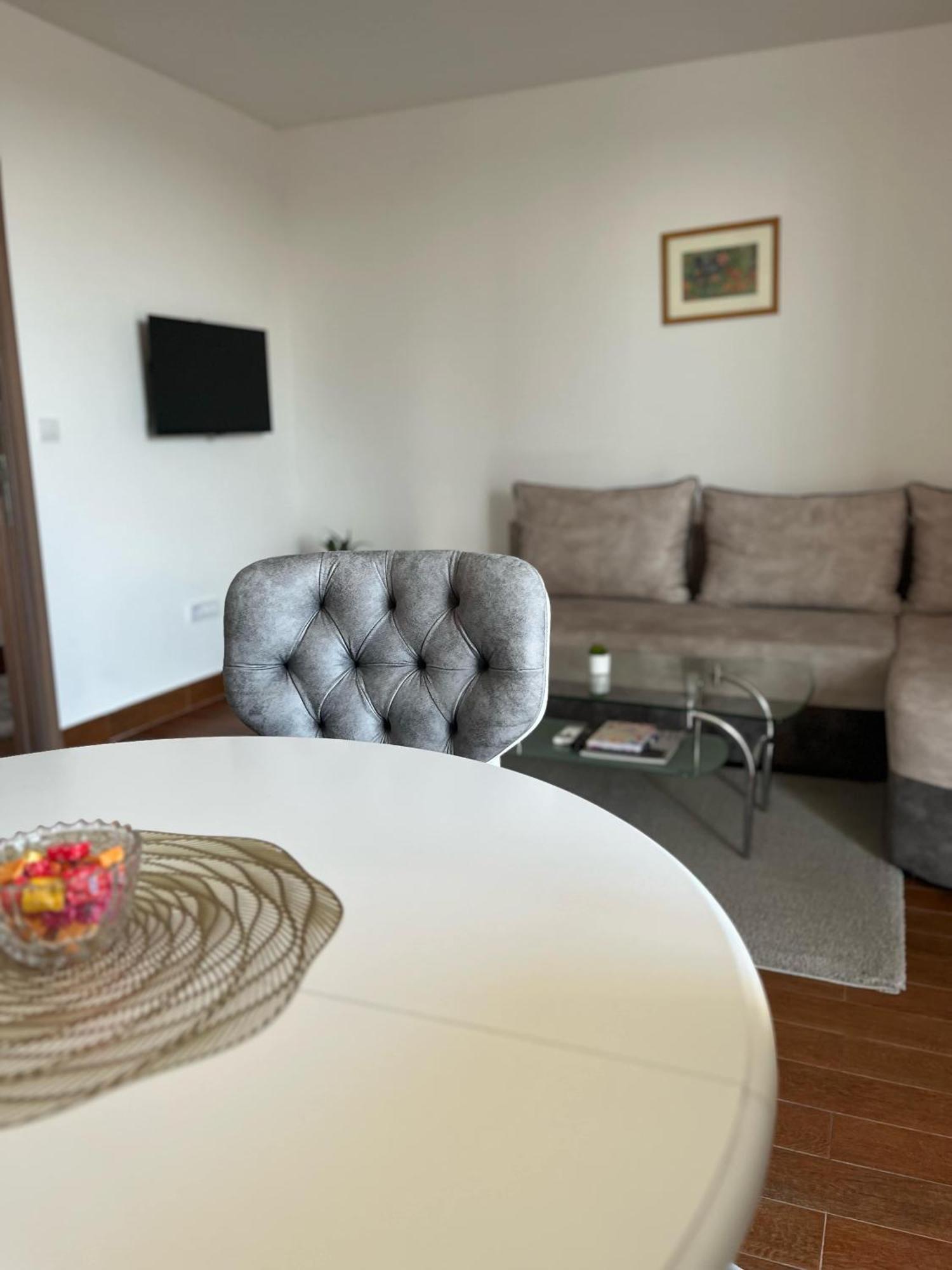 Surcin Apartment Ledine エクステリア 写真